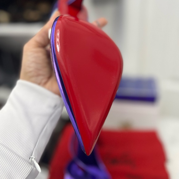 Christian loboutin Astrid Elektra SZ40. Brand new never worn. I am a size 9 1/2 - Picture 6 of 6